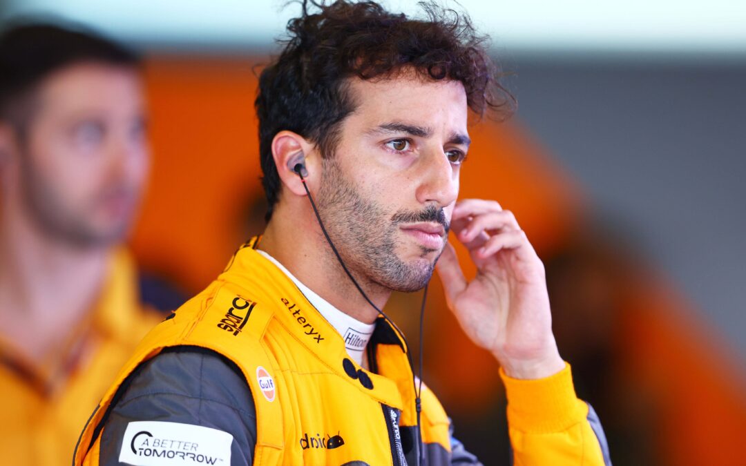 Daniel Ricciardo hospitalised after dirt bike accident