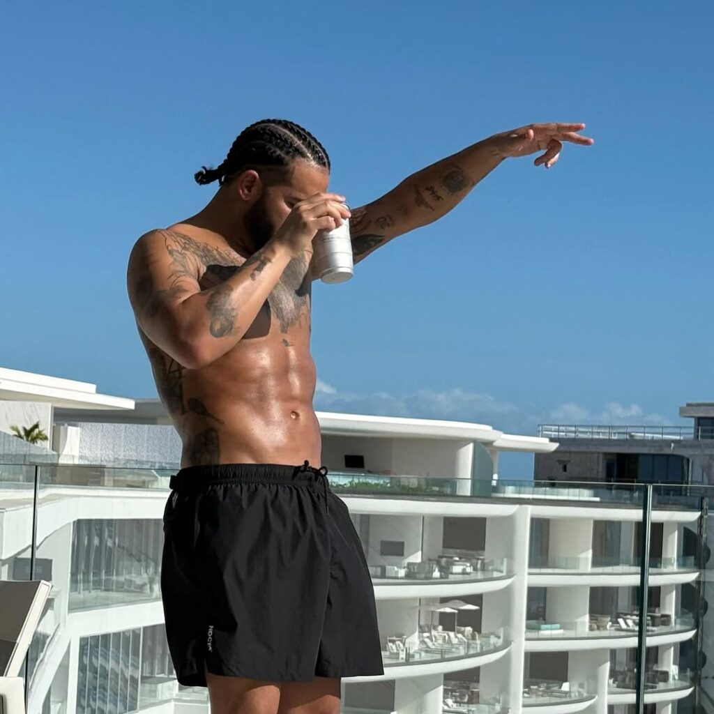 Drake Abs