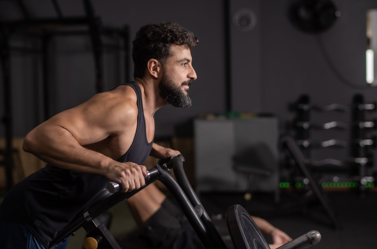 Machines build just as much muscle as free weights, new study finds